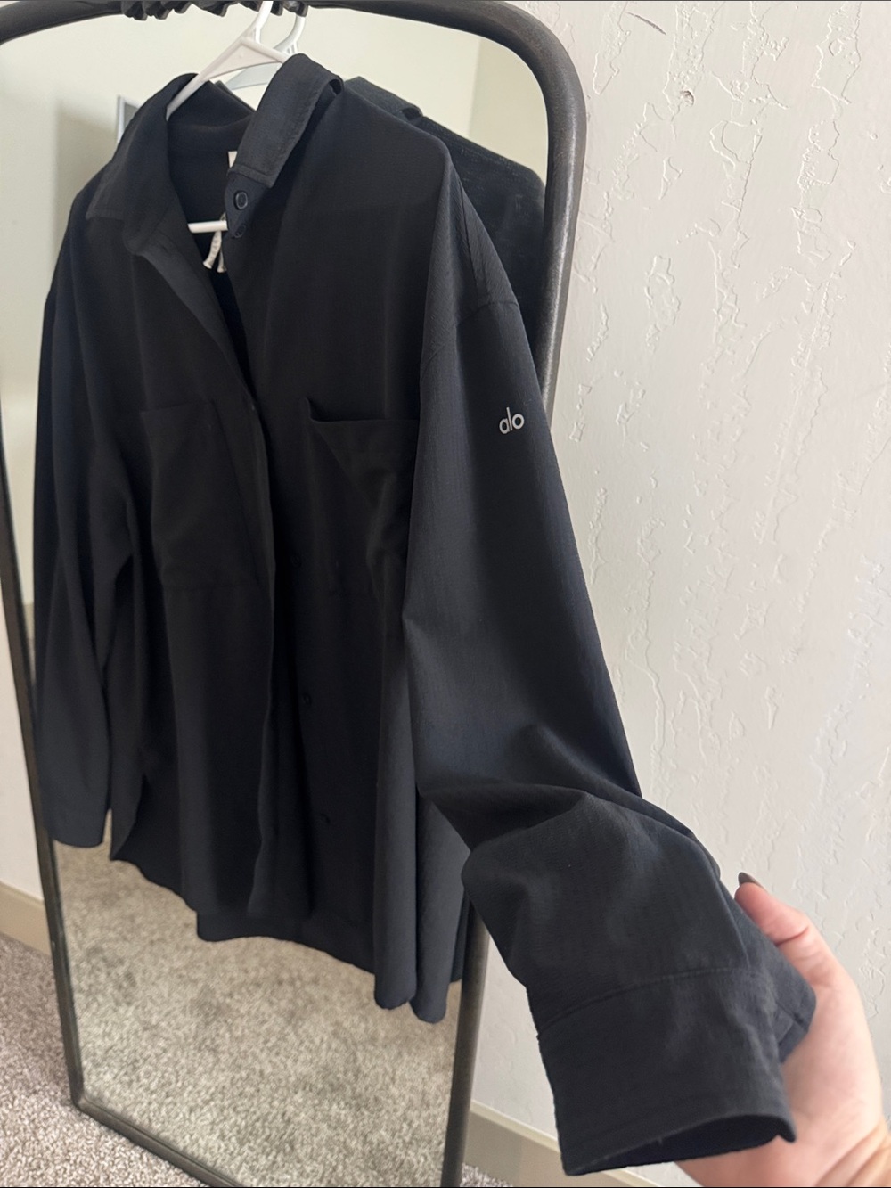 ALO Yoga women’s oversized Black Casual Button-Down Shirt